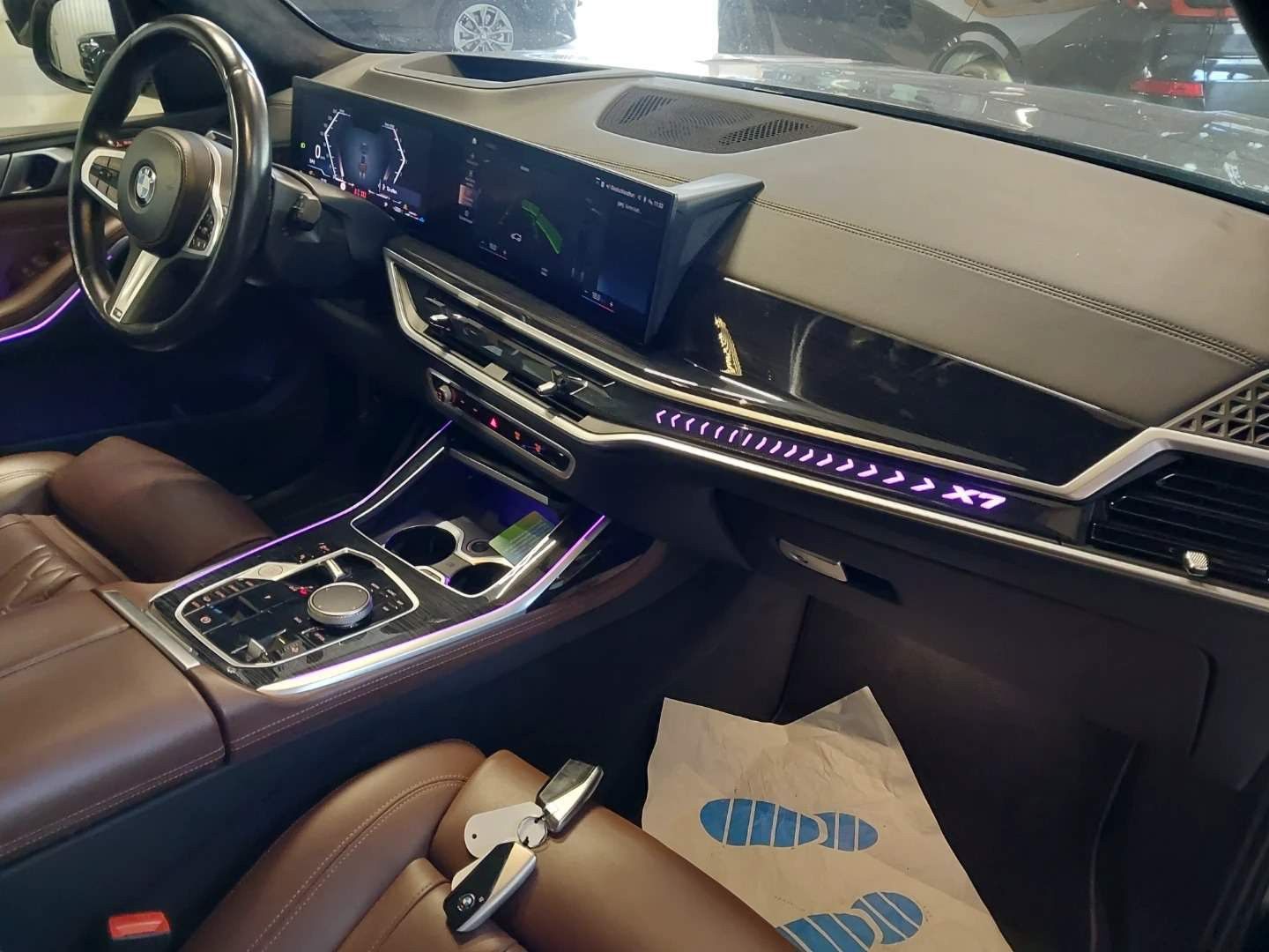 Fahrzeugabbildung BMW X7 xDrive 40 d M Sport PRO|SKY-LOUNGE|7-SITZE|