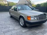 Mercedes-Benz 190 E 2.3, Zustand Museum, 49.300 km - Mercedes-Benz 190 aus 1988: 190e