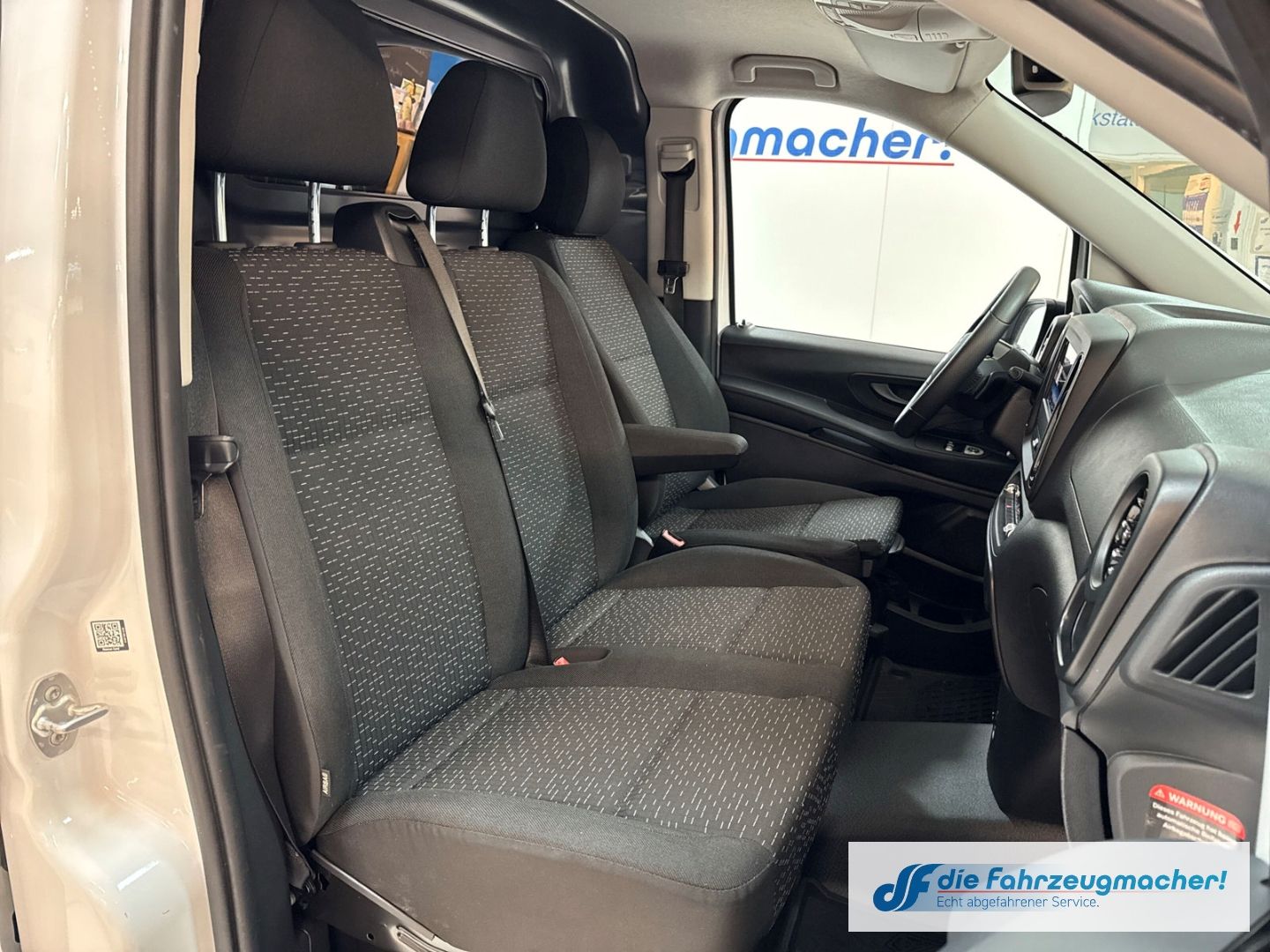 Fahrzeugabbildung Mercedes-Benz Vito Kasten 116 CDI RWD PRO lang Navi Apple CarP