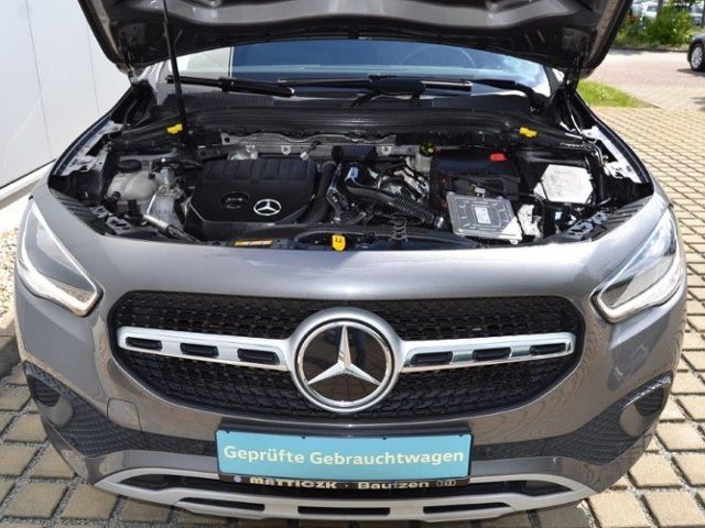 GLA 180 DCT Style LED/NAVI+VZE/17-ZOLL/GRA/RFK/P