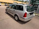 Ford Focus 1.8 Ghia Kombi 1.6 TÜV NEU 1.Hand - Ford Focus aus 2002: Ghia