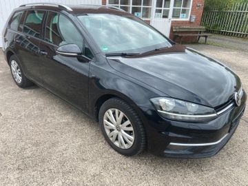 Volkswagen Golf - 2