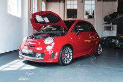 Fahrzeugabbildung Fiat Abarth 695 Tributo Ferrari *LIMITED / CARBON*