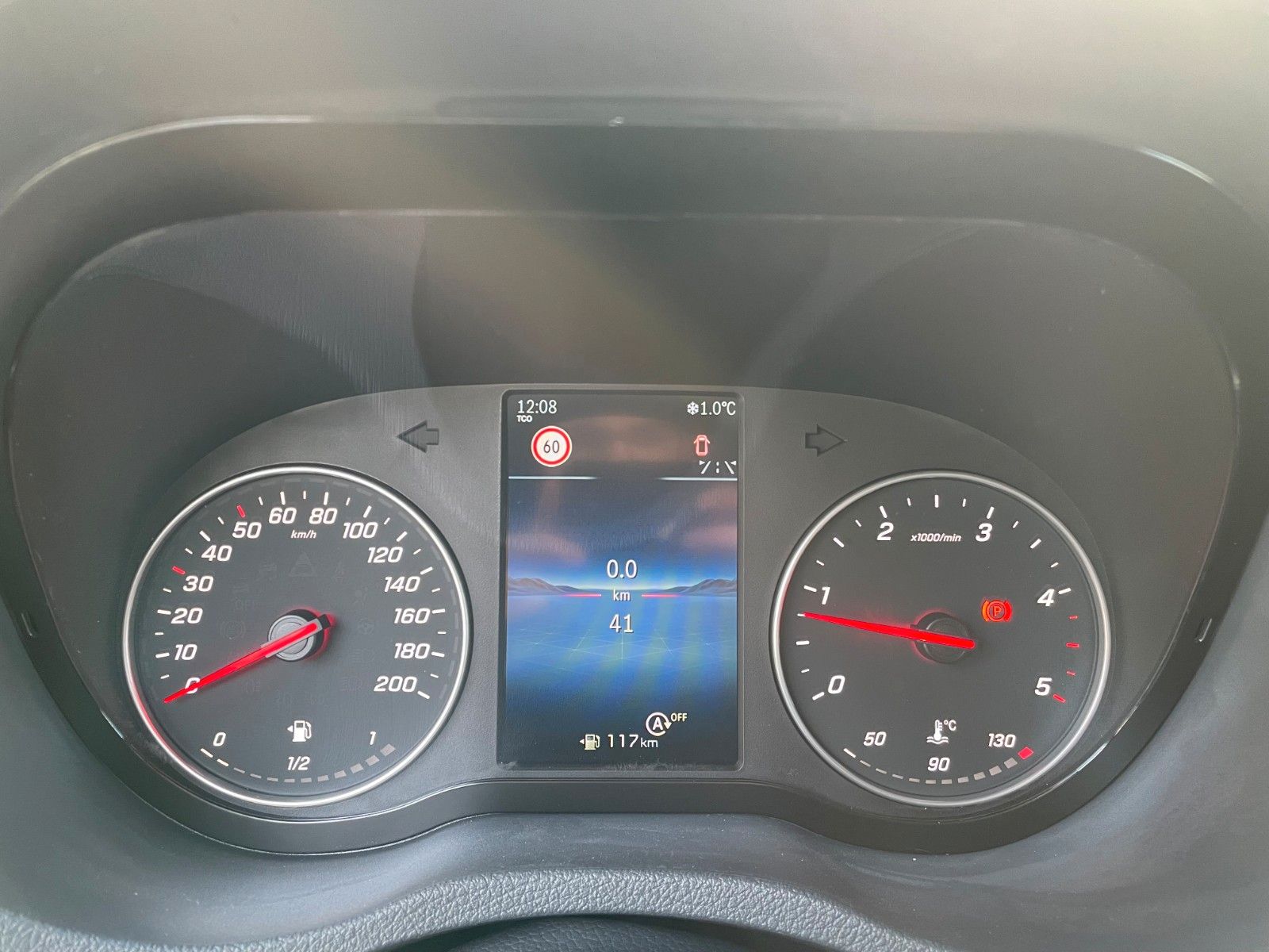 Fahrzeugabbildung Mercedes-Benz Sprinter 317 CDI 3665 DoKa/Mixto Stdheiz AHK3,5