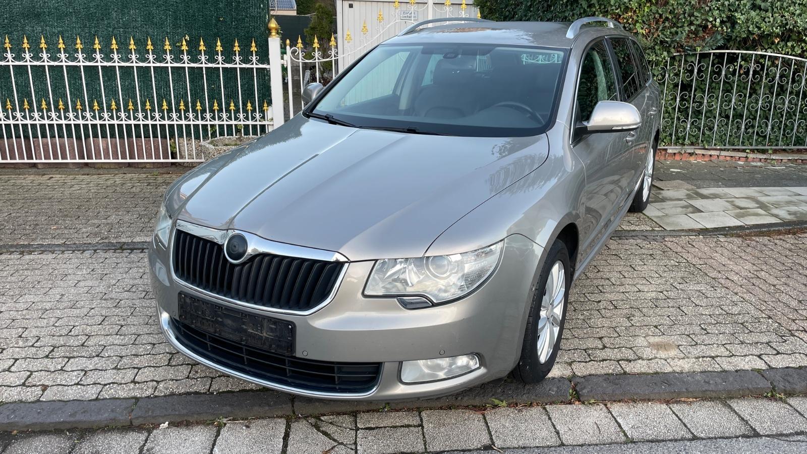 Skoda Superb 1.8 TSI DSG Elegance Leder Navi Xenon