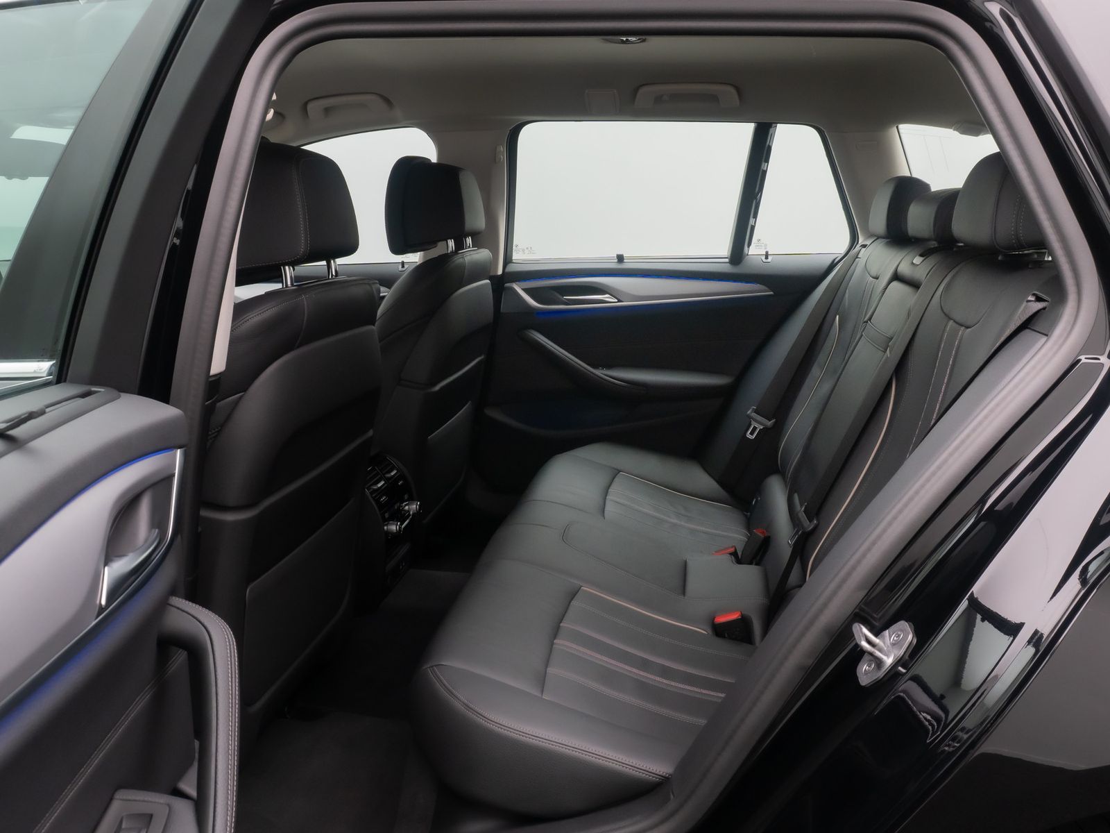 Fahrzeugabbildung BMW 520d Alarm DAB HUD Kamera 4xKlima Leder Komfort