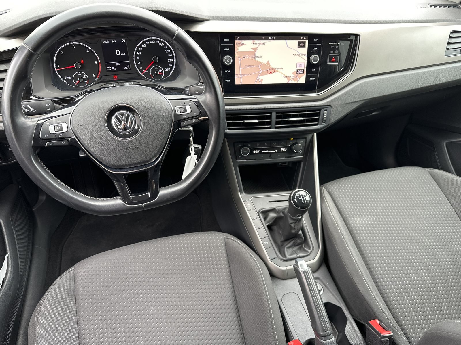 Fahrzeugabbildung Volkswagen Polo 5-Türer 1.6 TDI Comfortline NAV+ACC+KAMERA
