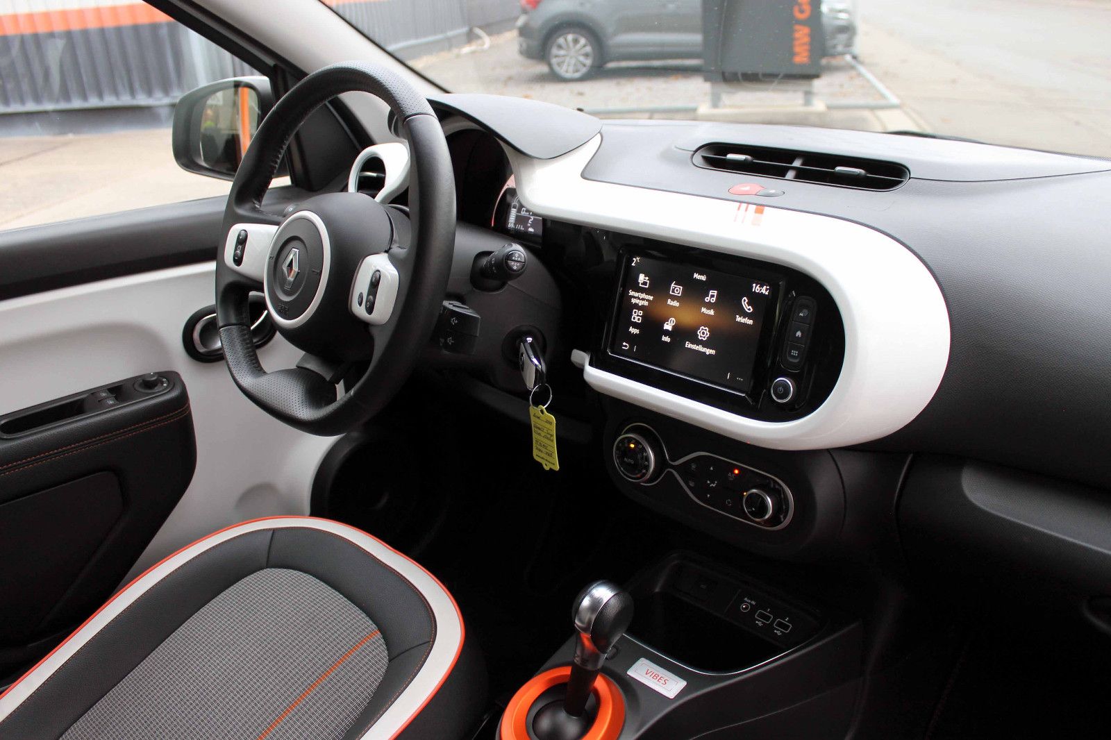 Fahrzeugabbildung Renault Twingo Vibes Electric 21kWh KAM PDC SHZ KLIMA BT