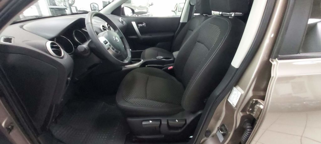 Nissan Qashqai+2 Qashqai+2 1.6 Acenta 1.HAND 7SITZ PANO PDC SCHEC