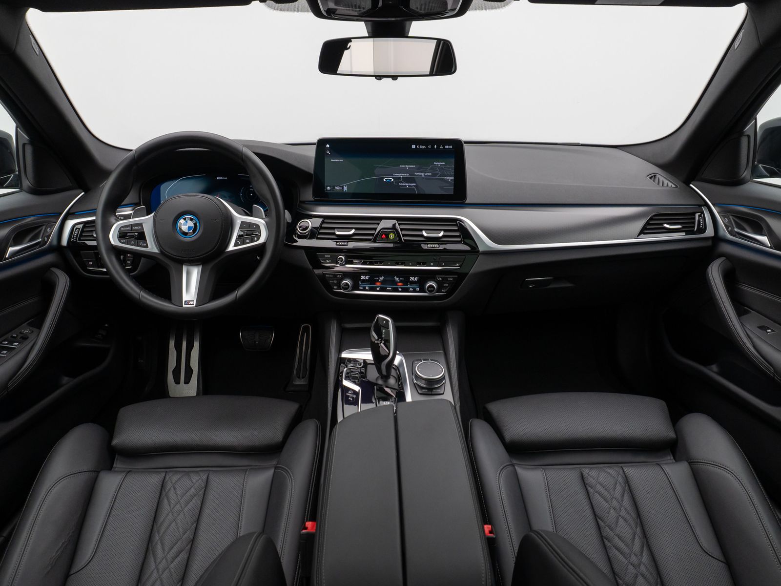 Fahrzeugabbildung BMW 530e M Sport Panorama Kamera DAB HiFi Alarm LED