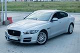Jaguar XE E-Performance 163PS Portfolio Automatik P... - silberne Jaguar XE