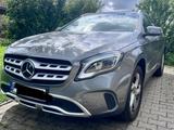 Mercedes-Benz GLA 220 4MATIC DCT - Automatik/ Standhzg/ Pano - Mercedes-Benz GLA-Class: Privatanbieter