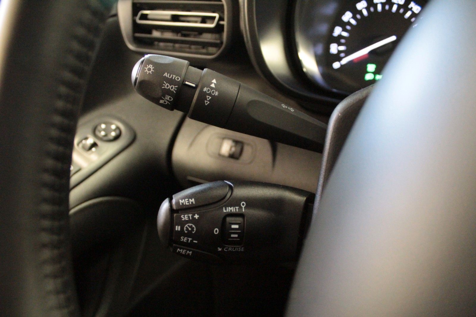 Fahrzeugabbildung Citroën Berlingo Kombi , 1.2 PureTech 110 2  Schiebtüren