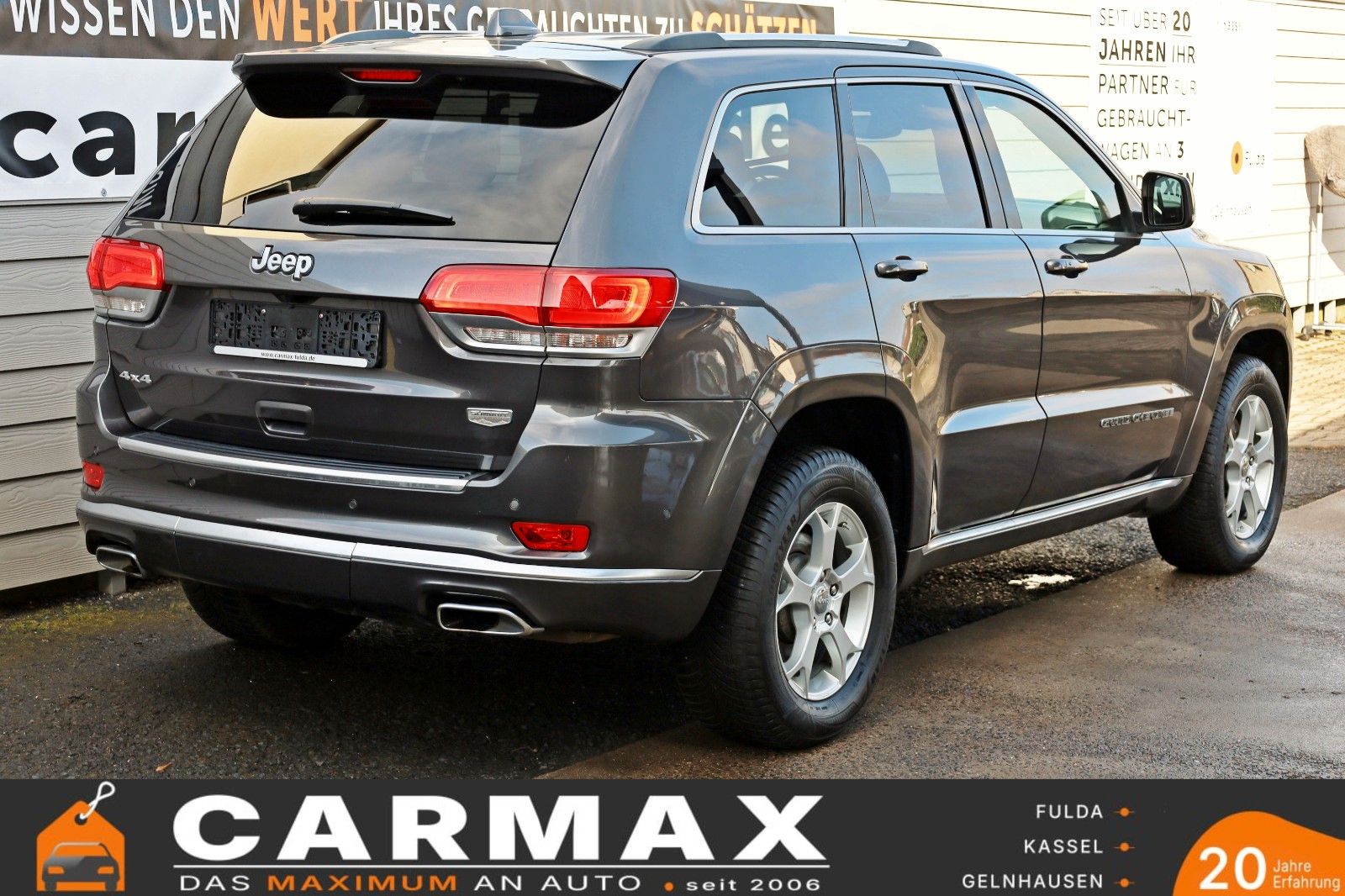 Fahrzeugabbildung Jeep Grand Cherokee 3.0CRD Summit Leder,Navi,Panorama