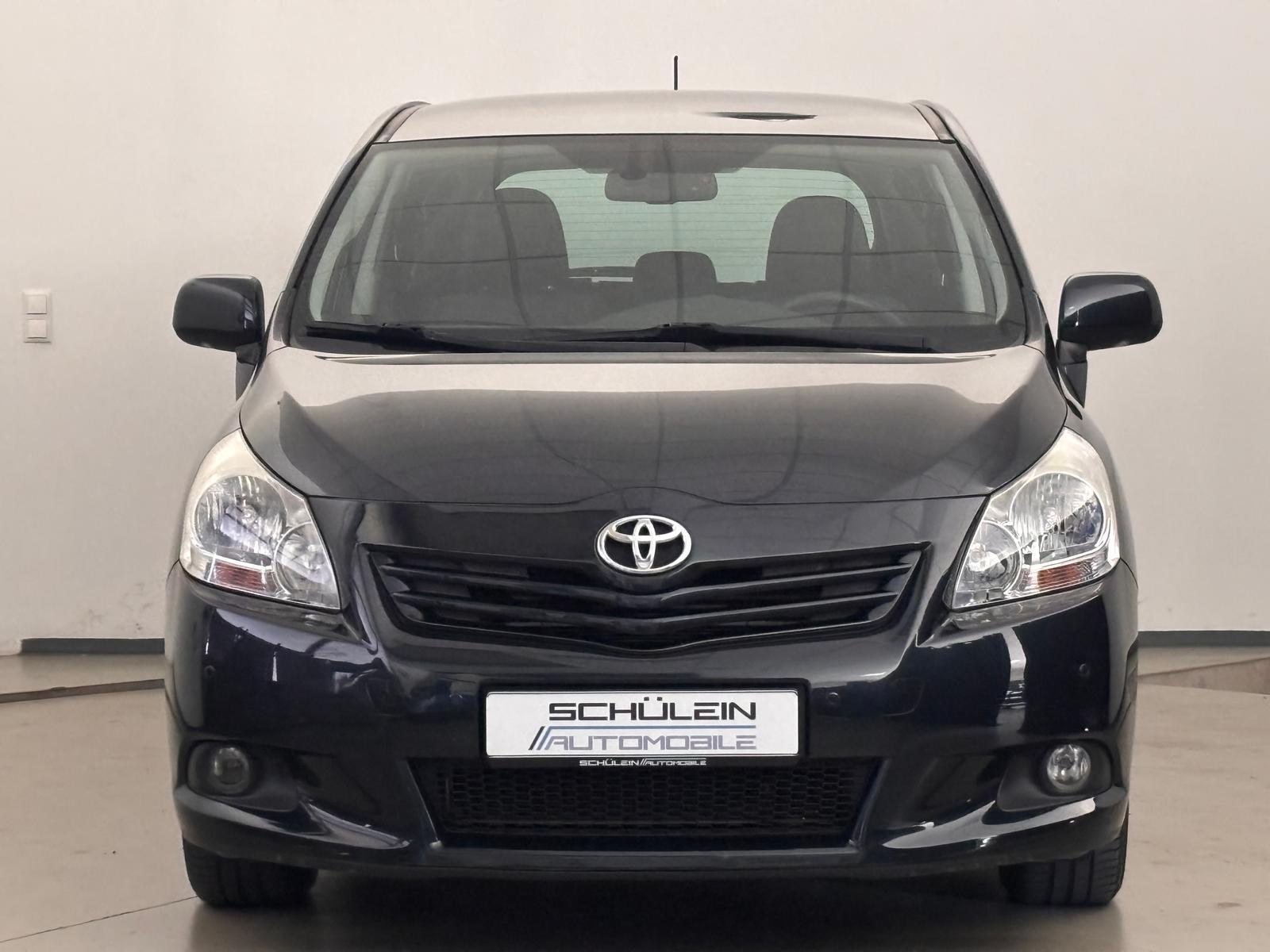 Toyota Verso D-4D*Klimaautomatik*Pano-Dach*Alu*1.Hand*