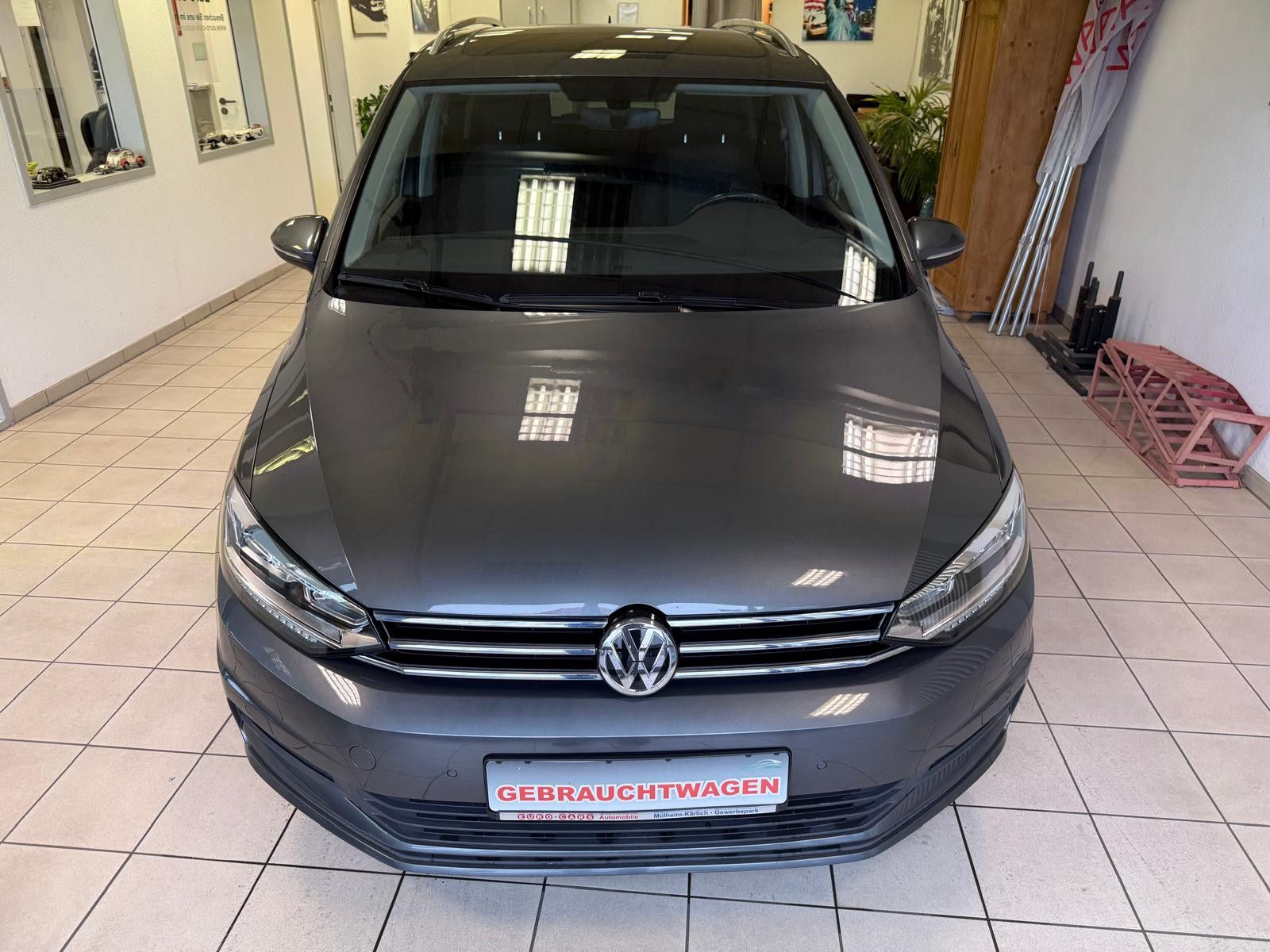 Fahrzeugabbildung Volkswagen Touran Comfortline BMT 7.SITZER/ SCHECKHEFT/ AHK