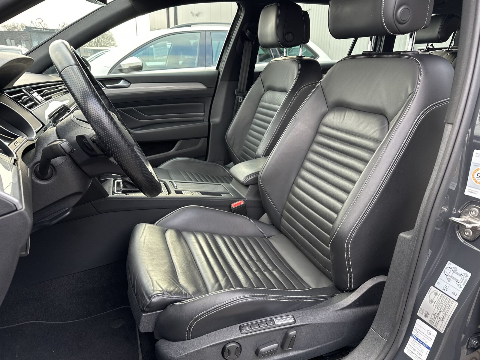 Fahrzeugabbildung Volkswagen Passat Variant 1.4 TSI GTE NAV+LED+AHK+HUD+KAM