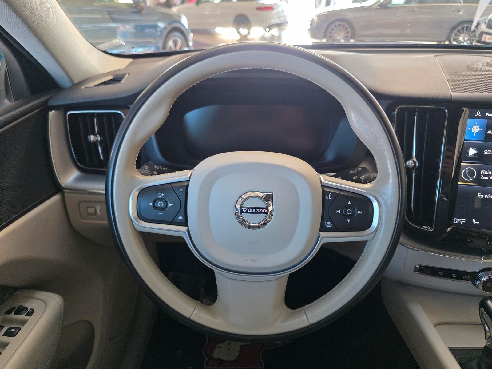 Fahrzeugabbildung Volvo XC 60 D4 /StandHz/Keyless/Carplay/Ahk