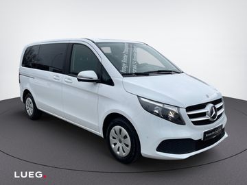 Mercedes V 220 - 6