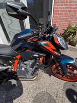 KTM 890 Duke R
