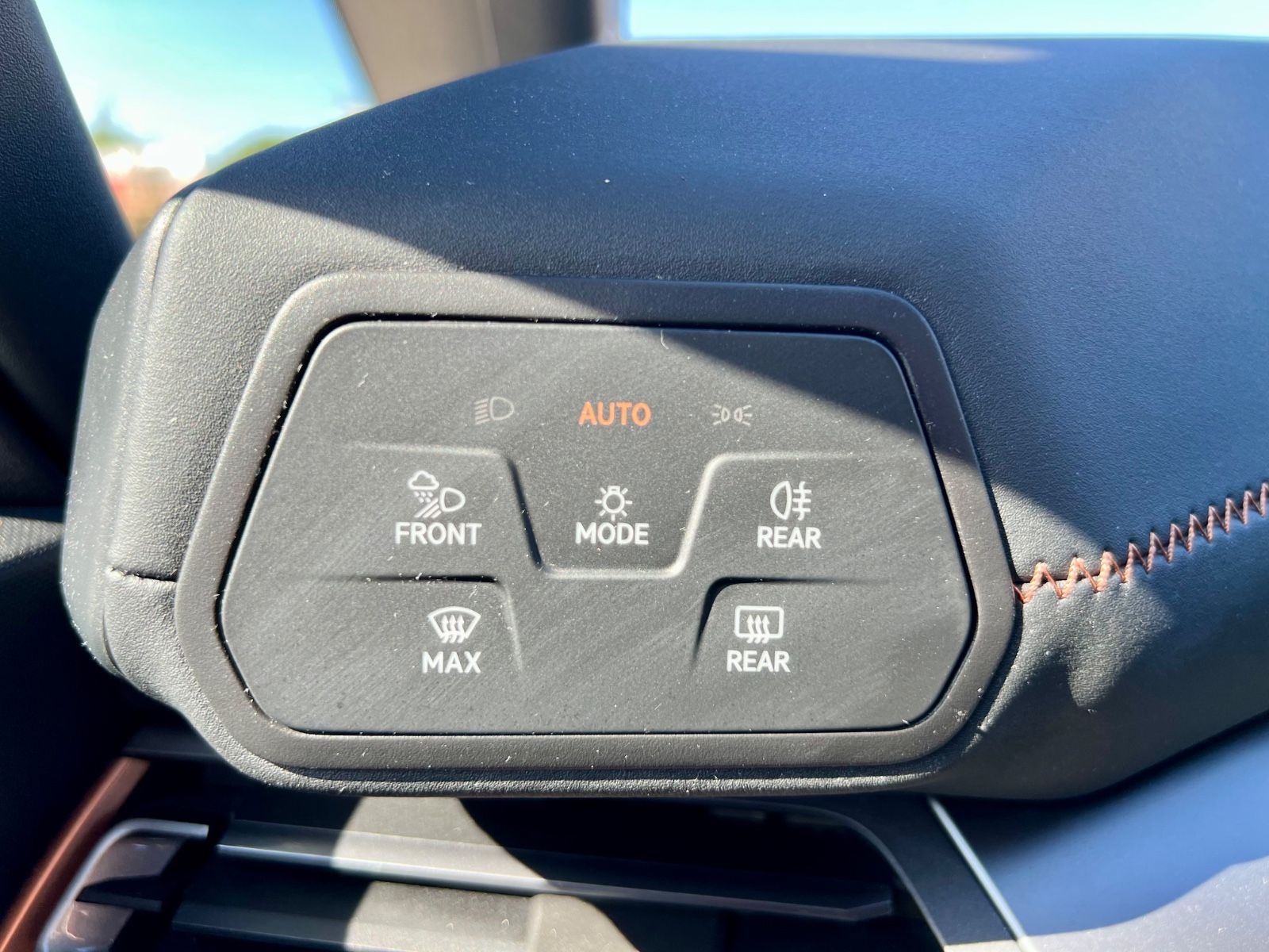 CUPRA Born KLIMAAUT LED PDC L+R-SENSOR DAB CARPLAY