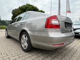 Skoda Octavia Lim. Elegance - Skoda Octavia aus 2012 mit Diesel-Antrieb: Limousine