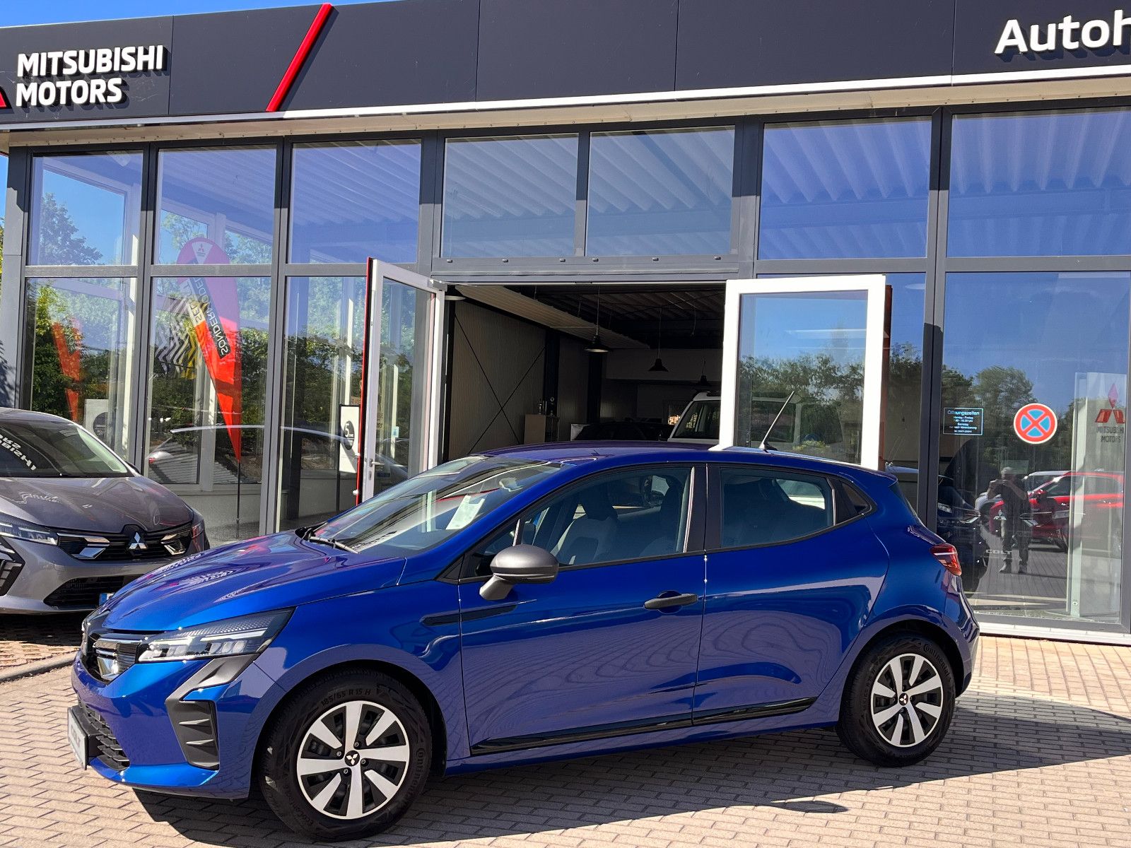 MITSUBISHI Colt