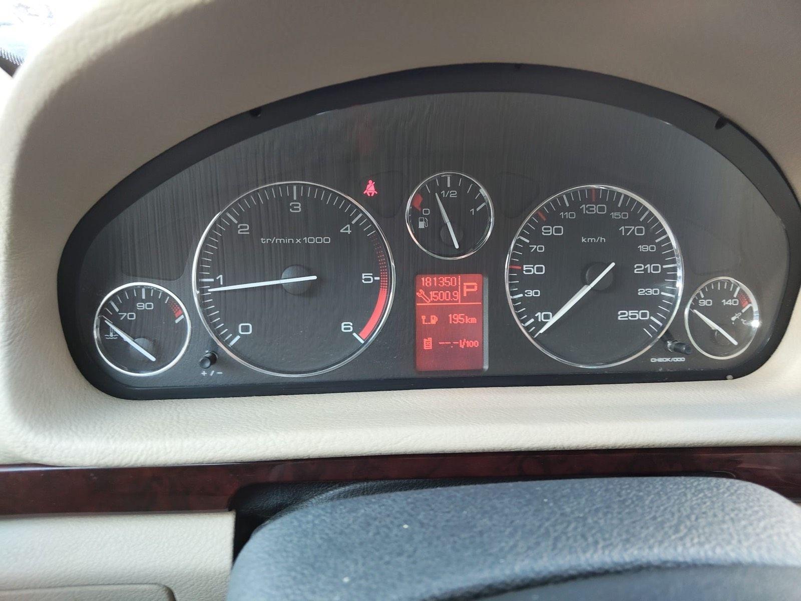 Peugeot 407 2005 — photo 11