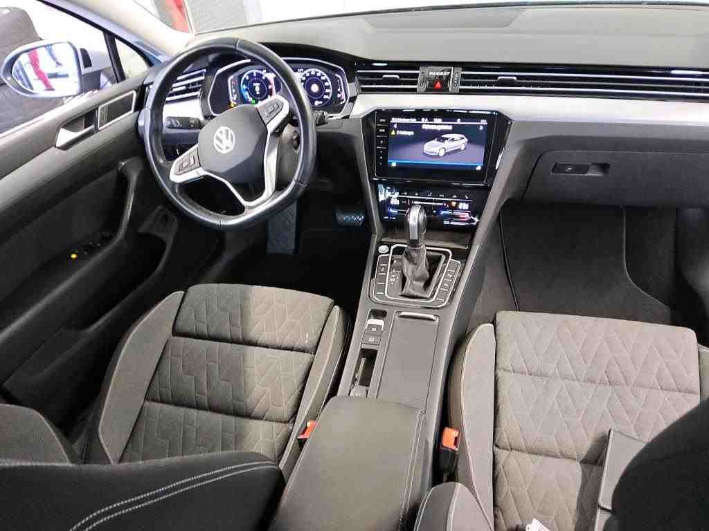 Fahrzeugabbildung Volkswagen Passat Variant TDI Business DSG Matrix AHK Navi