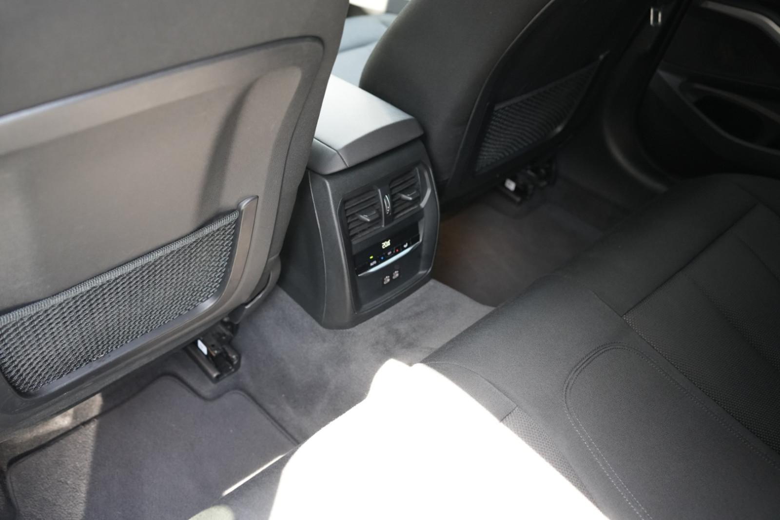 BMW 318 i Touring*ACC*AHK*LED*LIVE*DAB*, миниатюра 11