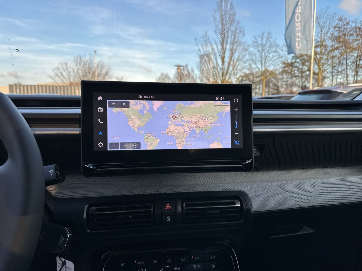 Fahrzeugabbildung Citroën C3 Hybrid 110 Max Navi CarPlay Temp. SHZ