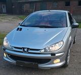 Peugeot 206 cc Platinum 2.0 16v 136 ps tüv... - Peugeot 206 mit Benzin-Antrieb: Cabrio, Ps