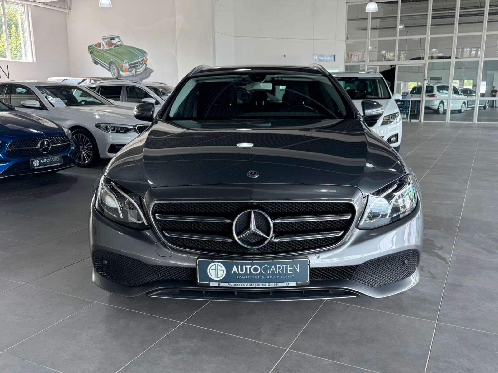Mercedes-Benz E 300 E T-Modell Avantharde *KAM*PDC*SHZ* imagem 3