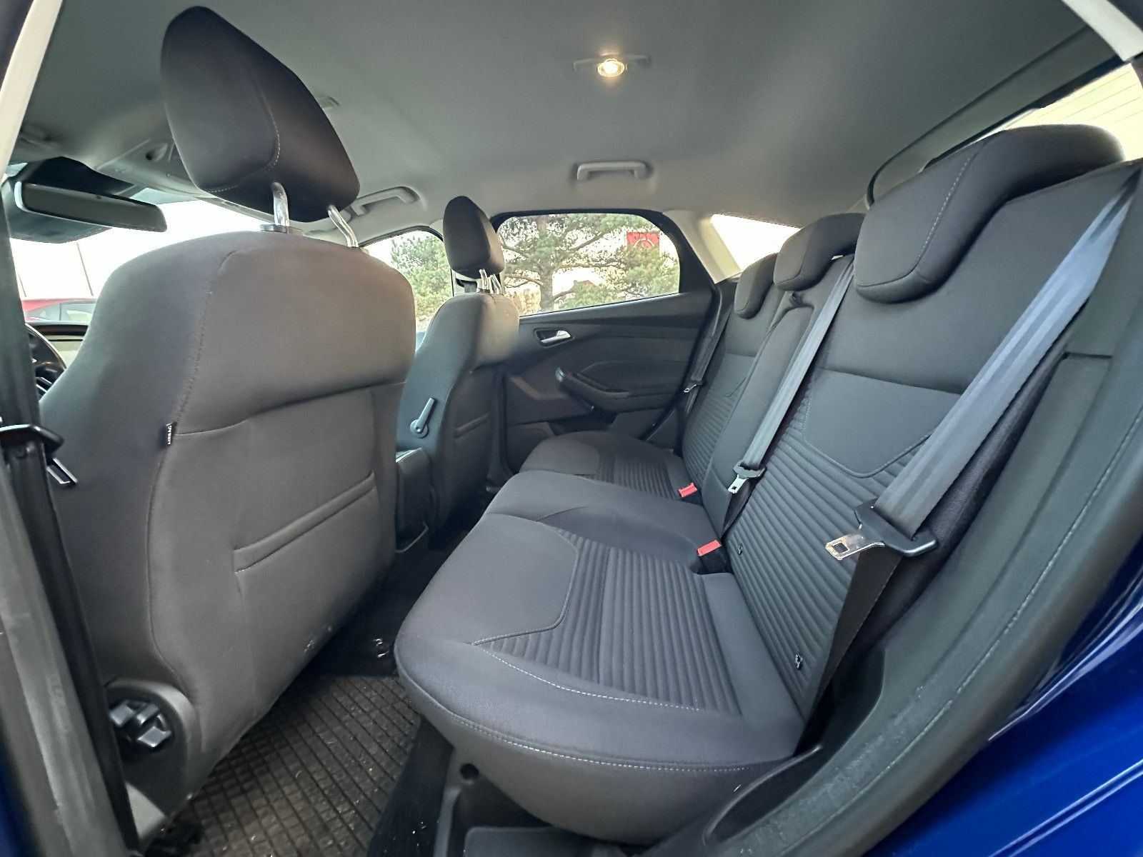 Fahrzeugabbildung Ford Focus Lim. Titanium