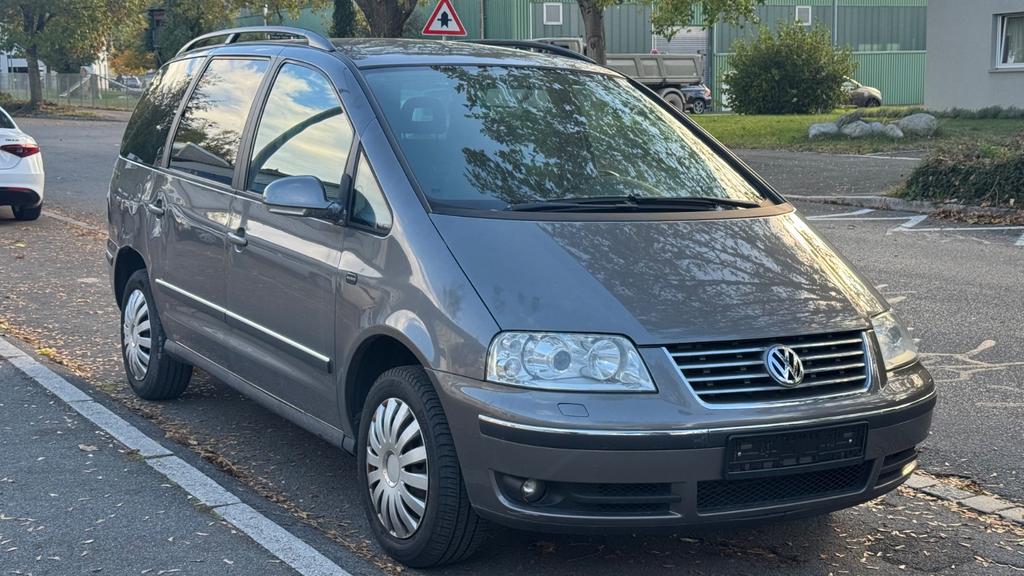 Volkswagen Sharan Comfortline |7 Sitze|AHK|SHZ|