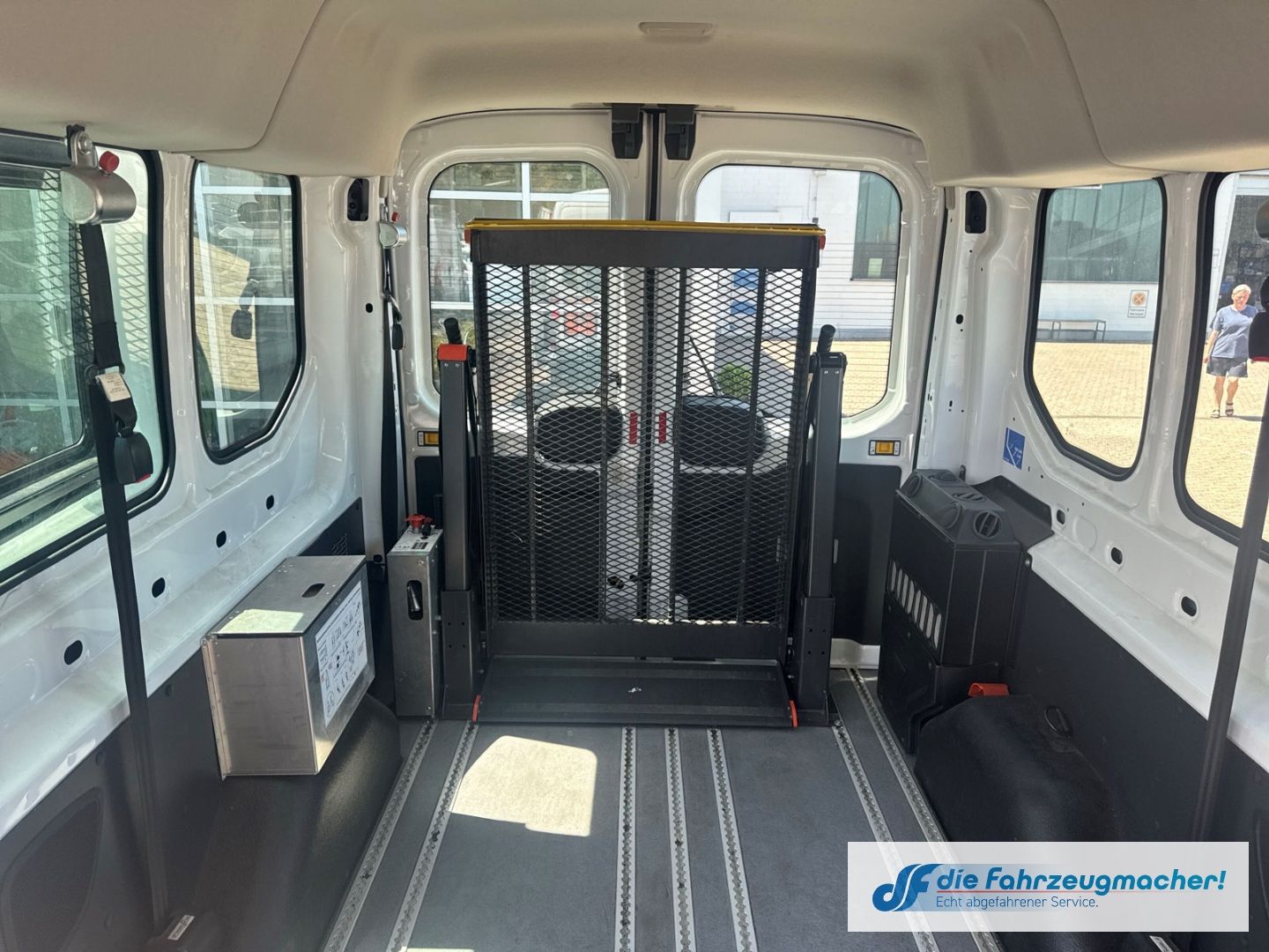 Fahrzeugabbildung Ford Transit Kombi 350 L3 Trend Temp Tel.-Vorb. *2020