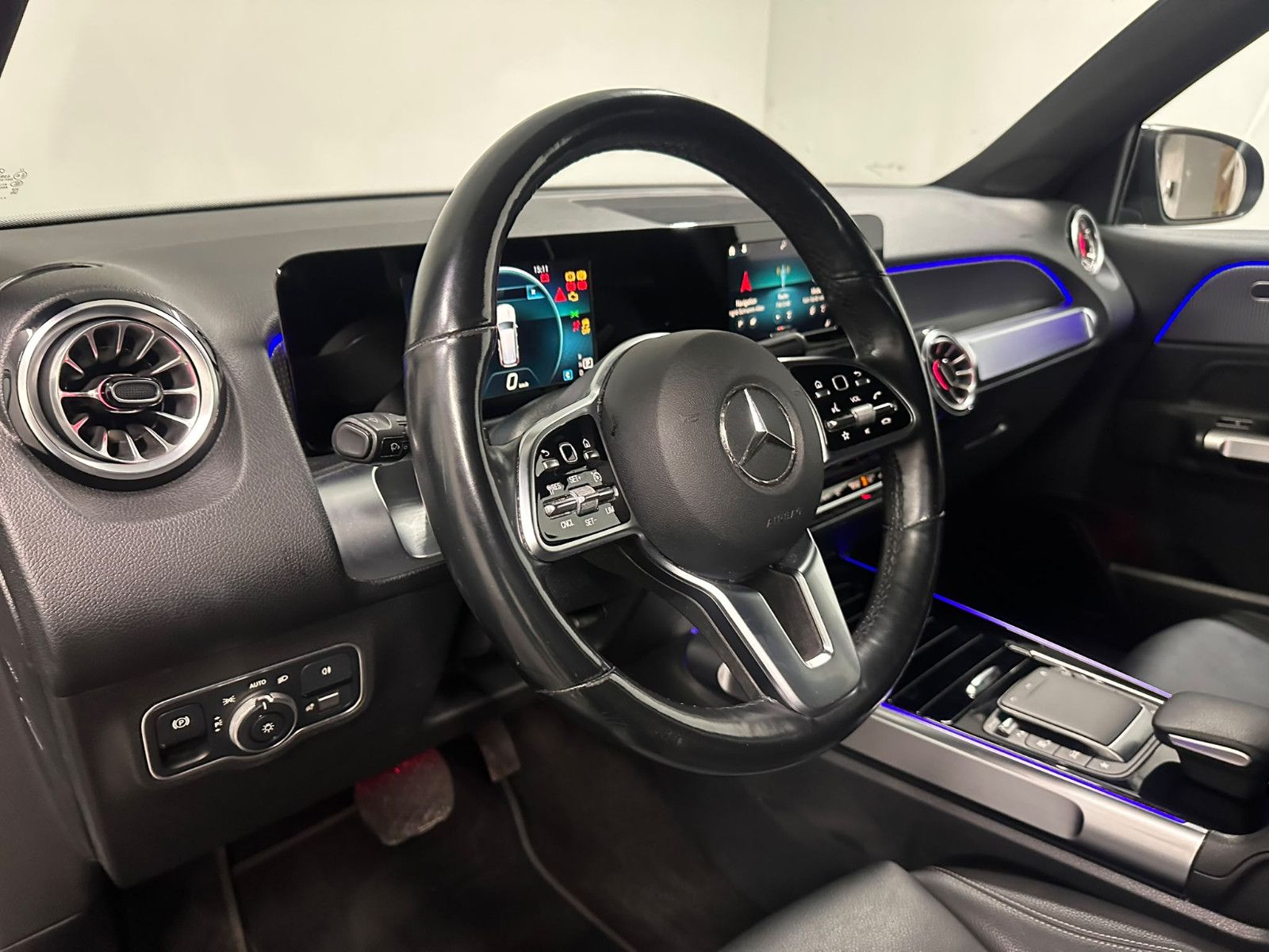 Fahrzeugabbildung Mercedes-Benz GLB 200 d 4MATIC DCT*NIGHT*AHK*KEYLESS*