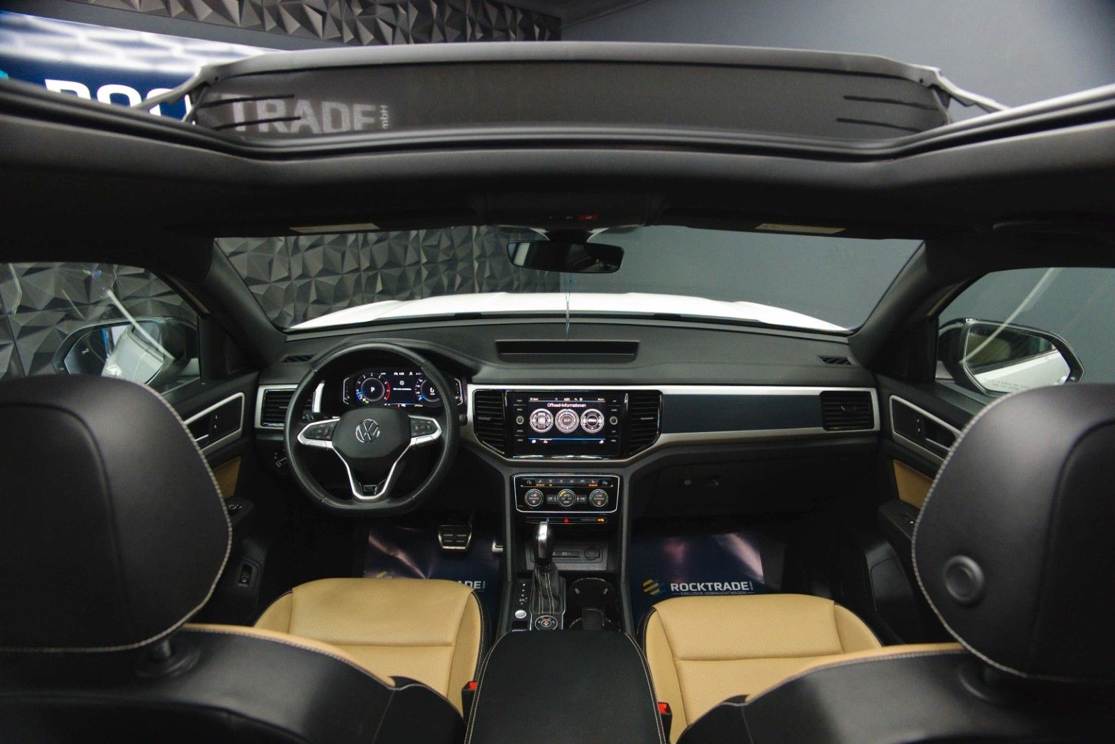 Fahrzeugabbildung Volkswagen ATLAS 3.6 Cross Sport 4x4 R-Line Black 4Motion