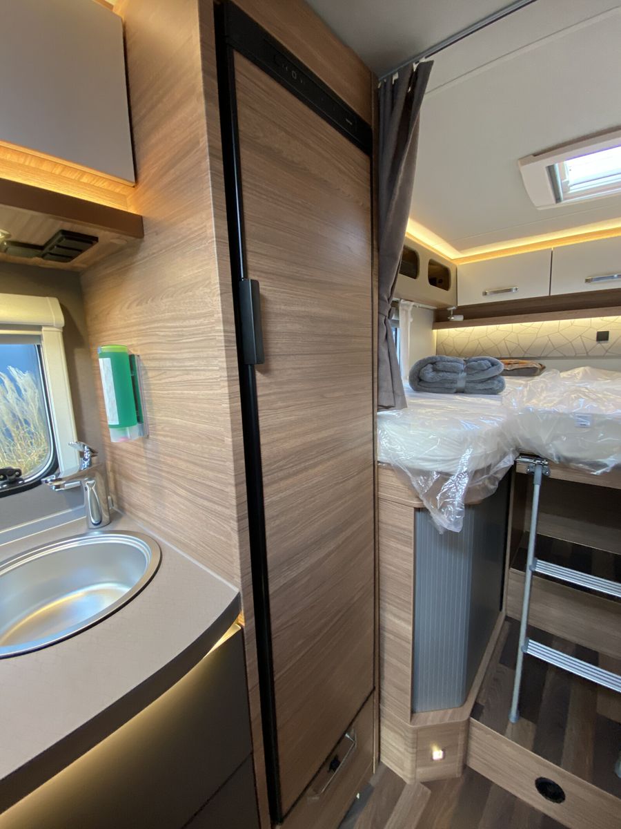 Fahrzeugabbildung Weinsberg CaraCompact EDITION PEPPER 600 MEG Dachklima