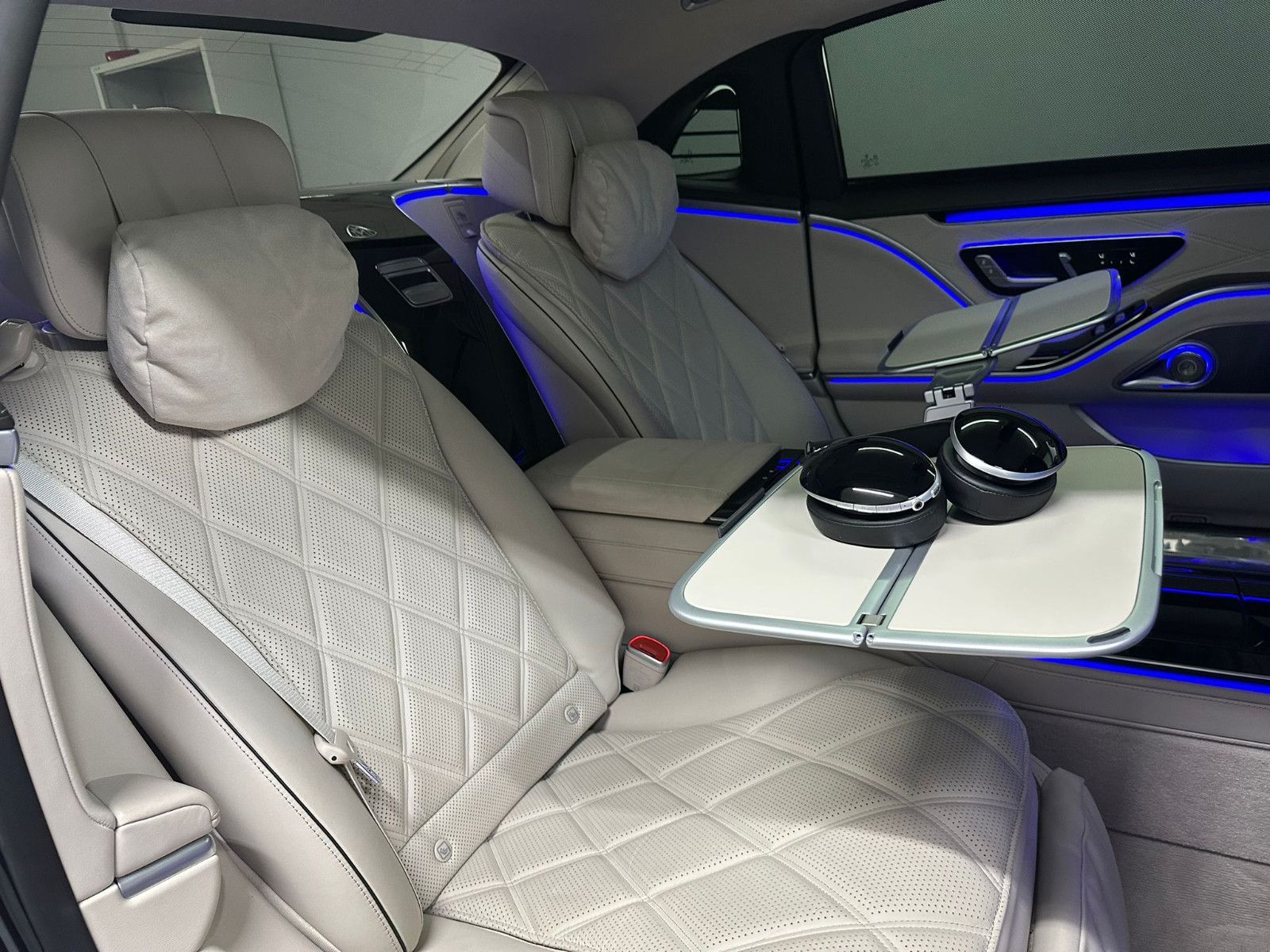Fahrzeugabbildung Mercedes-Benz S 680 Maybach 4MATIC *PANO*Klapptisch*FIRSTCLASS