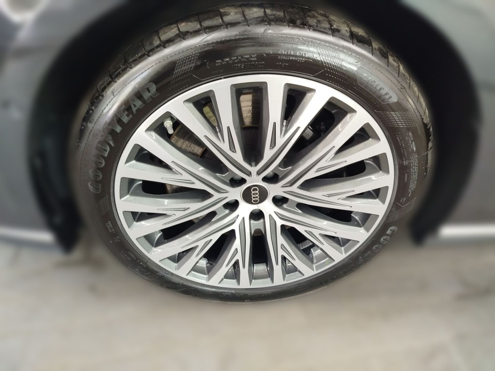 Audi A8 - Bild 4