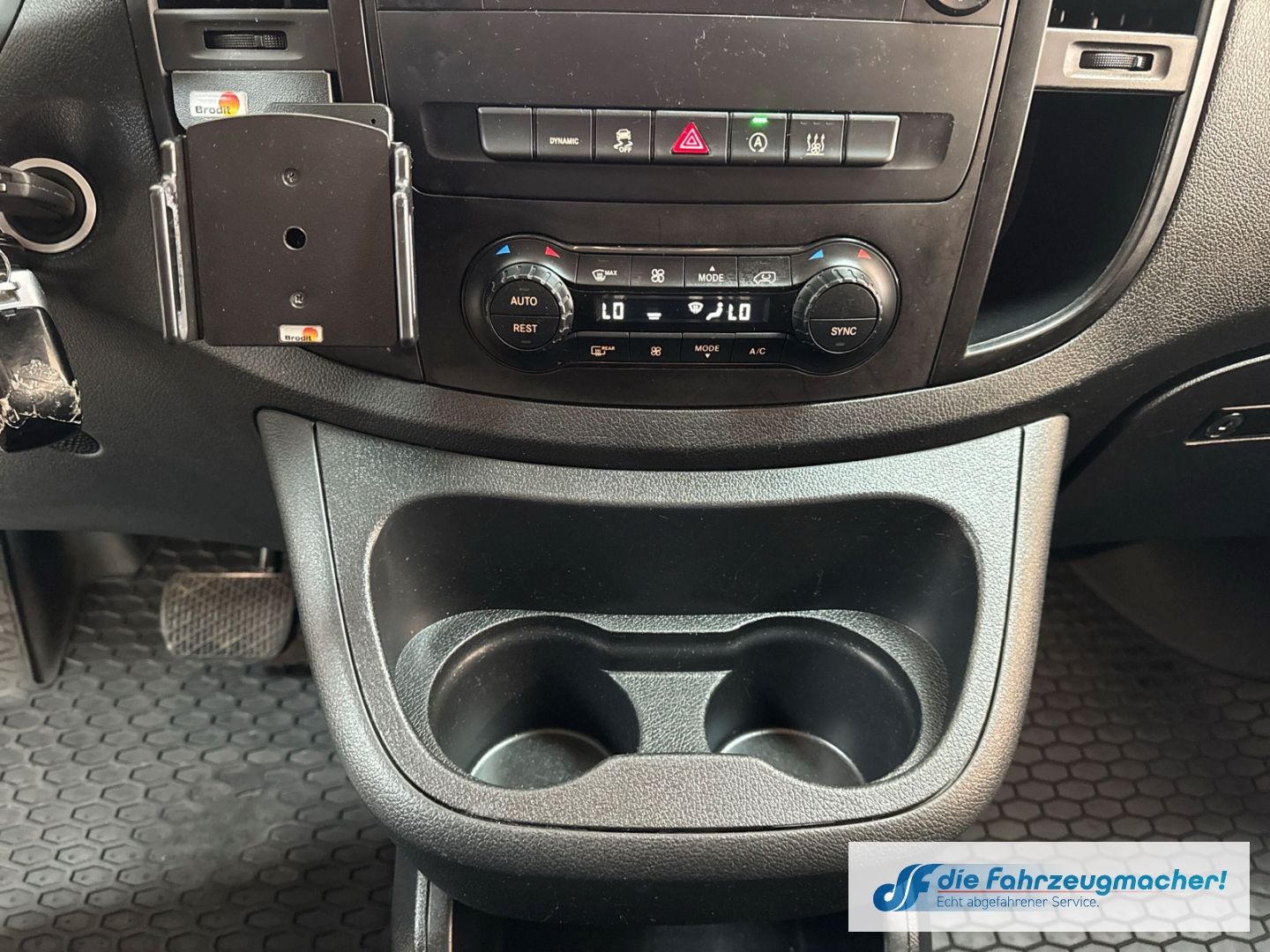 Fahrzeugabbildung Mercedes-Benz Vito Mixto 119 CDI 4x4 lang LED Navi *EXPORT