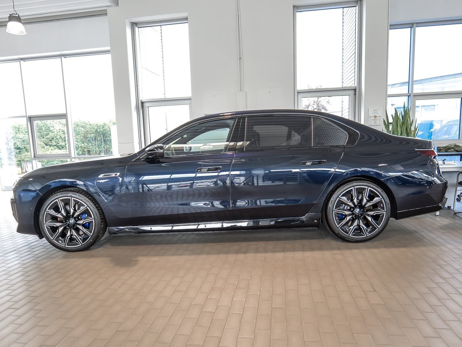 BMW M760 - Bild 10