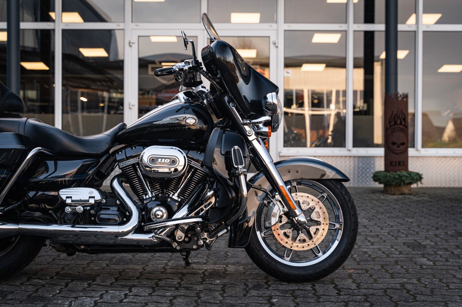 Fahrzeugabbildung Harley-Davidson CVO Ultra Classic Electra Glide 110ANV FLHTCUSE8