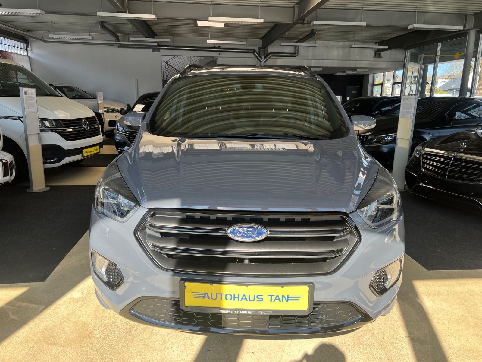 Fahrzeugabbildung Ford Kuga ST-Line Automatik