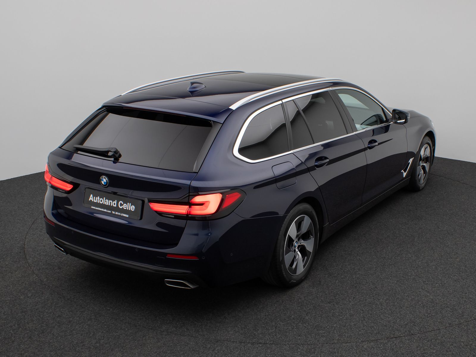 Fahrzeugabbildung BMW 520d xD Panorama Massage HUD H/K Individual-Voll