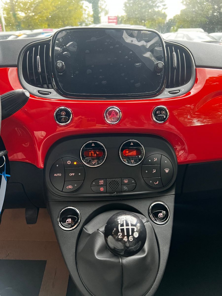 Fahrzeugabbildung Fiat 500C 1.0 Hybrid Dolcevita Cabrio16 Zoll NAVI DAB