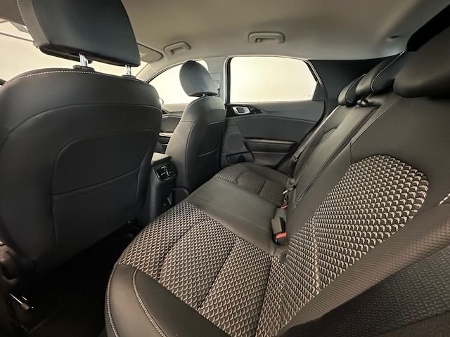 Fahrzeugabbildung Kia XCeed Vision 1.0 T-GDI LED Navi Kamera DAB