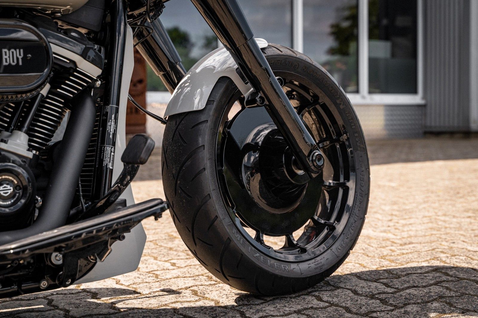 Fahrzeugabbildung Harley-Davidson DARK FAT BOY FLFBS 114 MY24 -JEKILL&HYDE-