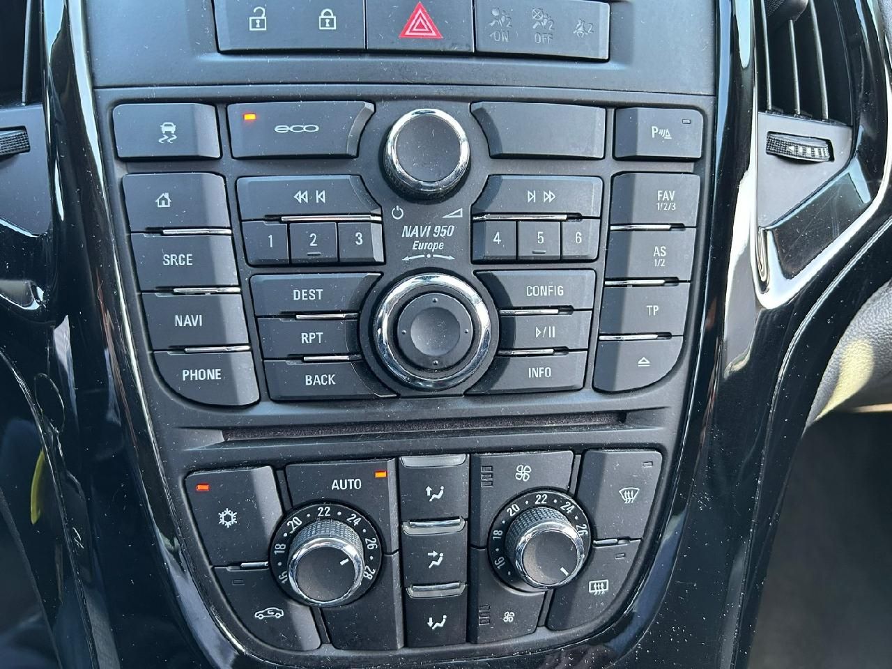 Fahrzeugabbildung Opel Astra J Sports Tourer Exklusiv